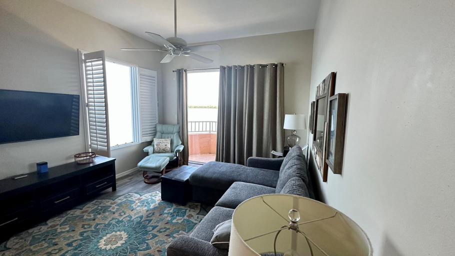 Room 3, Lovers Key Resort Suite 1, Lee