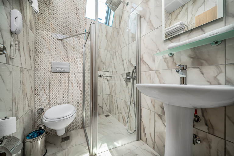 Bathroom 5, Arsi Paradise Beach Hotel, Alanya