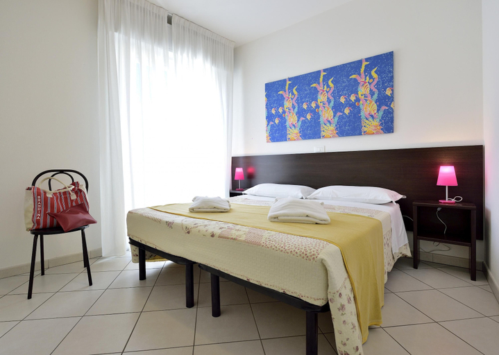 Bedroom 2, Bilocale con Balcone Mina 6, Rimini