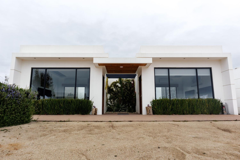 Exterior 11