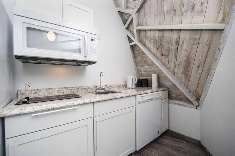 Room 4, Studio 01 - Lake Sumner, Lake