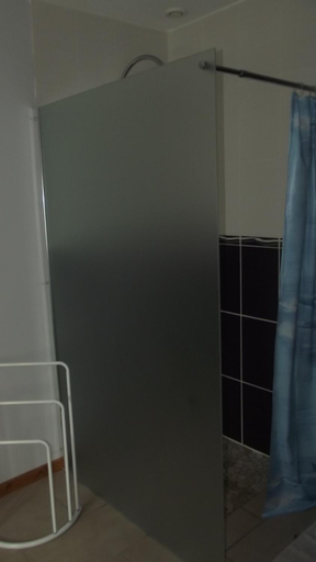 Shower, Gite des Forges, Manche