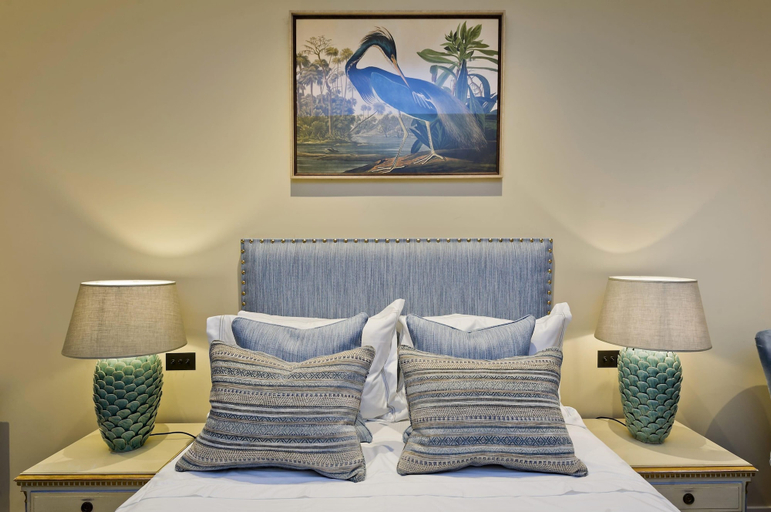 Bedroom 3, Stunning 5 bed Fulham Home w Indoor Pool Sauna and Private Garden, London