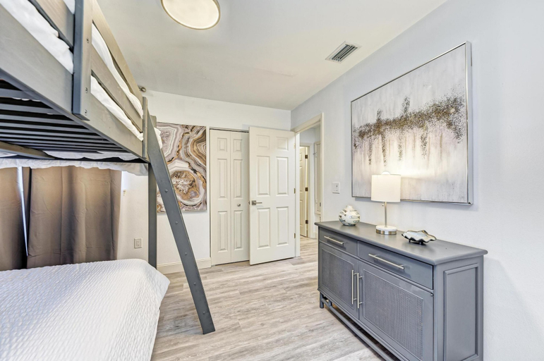 Room 3, Perico Coastal Bay in Bradenton, Manatee
