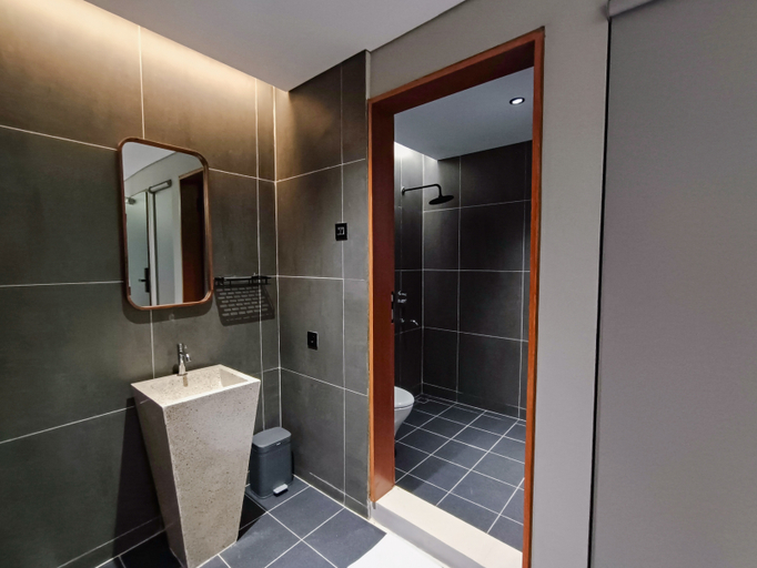Bathroom 5, FX STAY and COFFEE, Yogyakarta