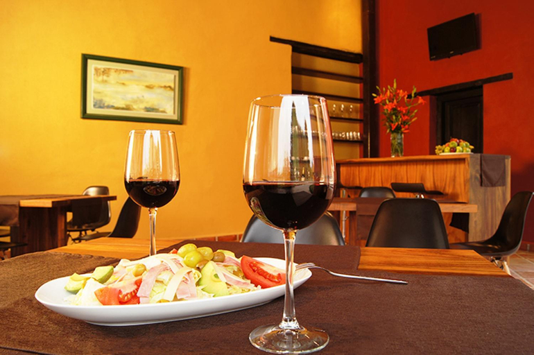 Food & Drinks