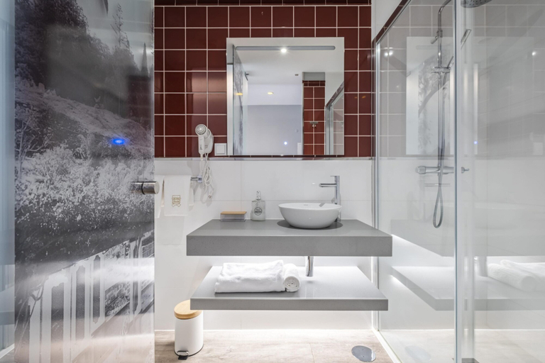 Bathroom, King David Suites 401 by Homie, Funchal