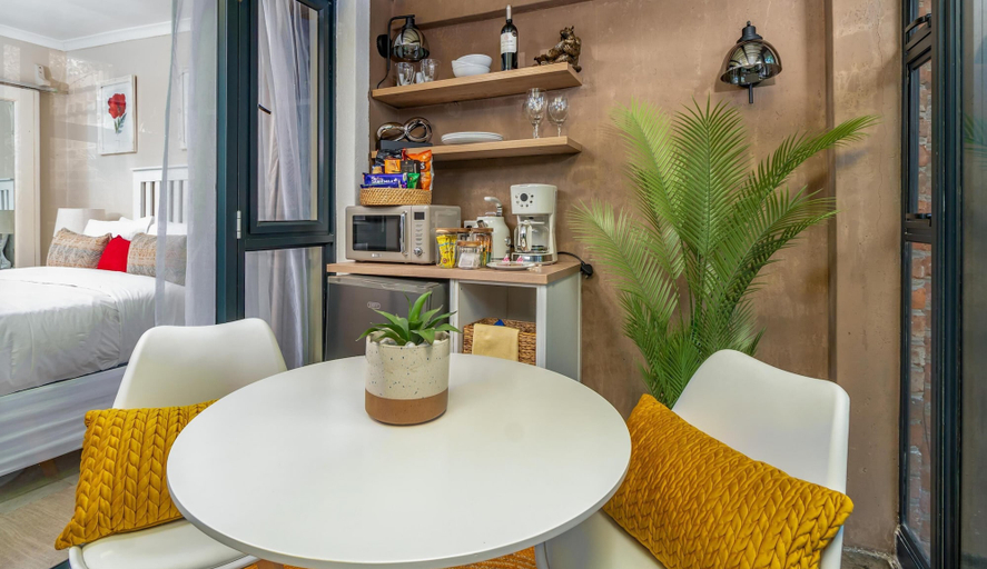 Room 2, Kamuzi Exquisite Tiny Home Near Airport - 2217, Harare