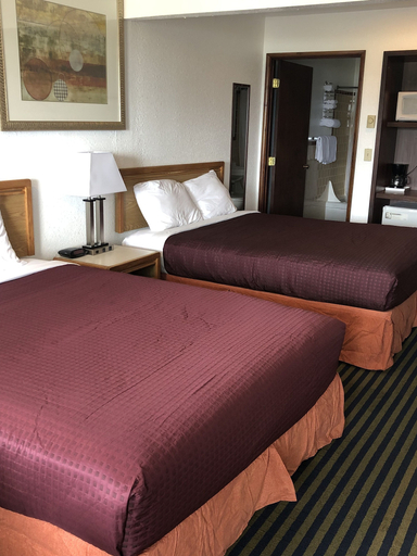 Bedroom 4, Four Winds Motel, Lincoln