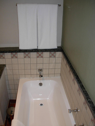 Bathroom 4, Peermont Metcourt at Frontier Bethlehem, Thabo Mofutsanyane