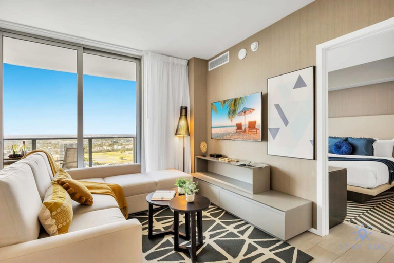 Room 5, Amazing Pools Bay View Parking Included, Broward