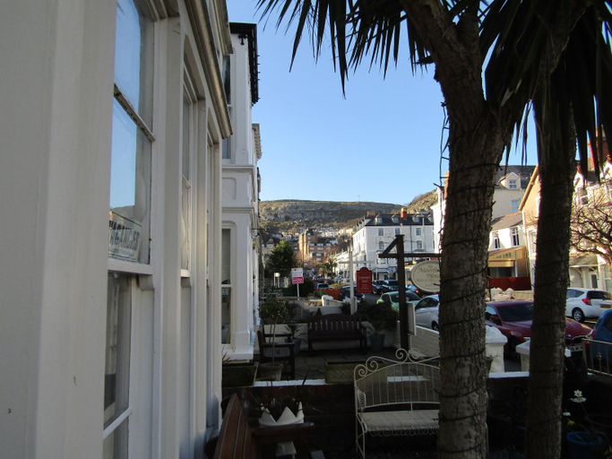 Others 5, Harringtons at 14, Conwy