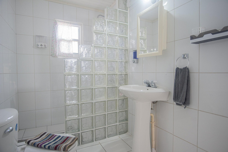 Bathroom 5, Aruban Home Close to Beach