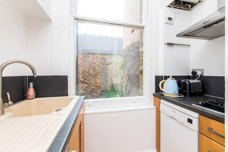 Others 5, 2-bed Flat in Paddington Near Hyde Park, London