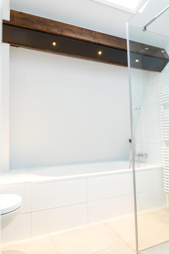 Bathroom 2, Ruyge Weyde Logies - The Farmers Daughter, Oudewater