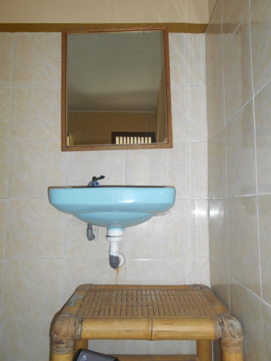 Bathroom 10