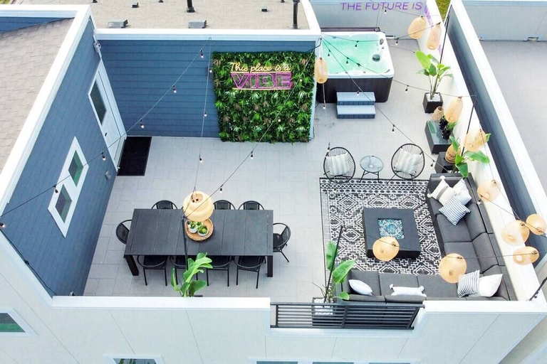 Others 4, Paradise Palace Best Rooftop in HTX w Hot Tub, Houston