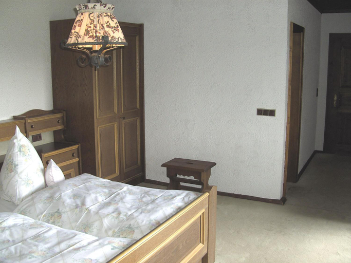 Bedroom 3, Hotel Buchberg, Schwandorf