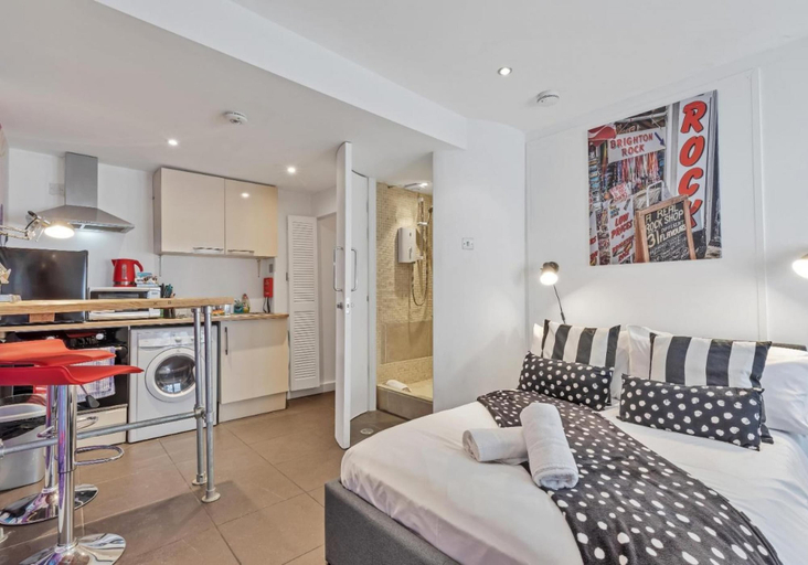 Others 3, Artist Studio - Super Central Brighton - Sleeps 2 3 Guests - Free Wifi, Brighton and Hove