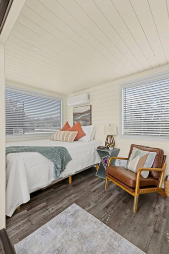 Room 4, New The Sunset Luxury Container Home, Gillespie