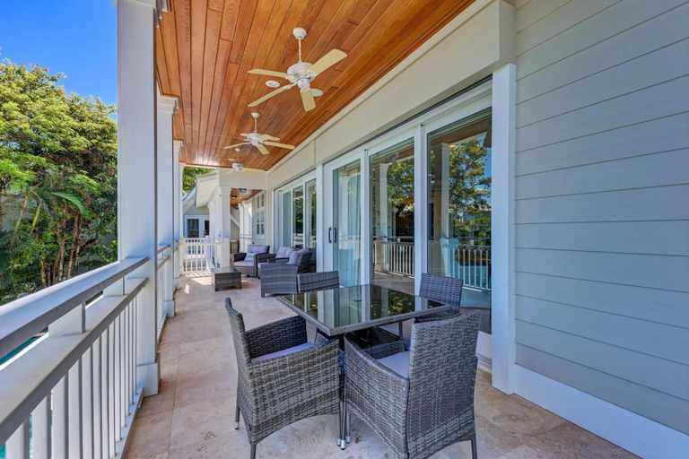 Room 2, Serenity Cottage in Anna Maria, Manatee