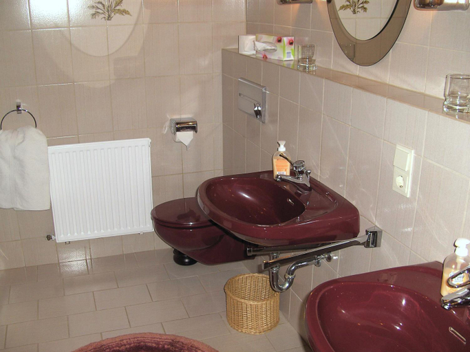 Bathroom 4, Hotel Buchberg, Schwandorf