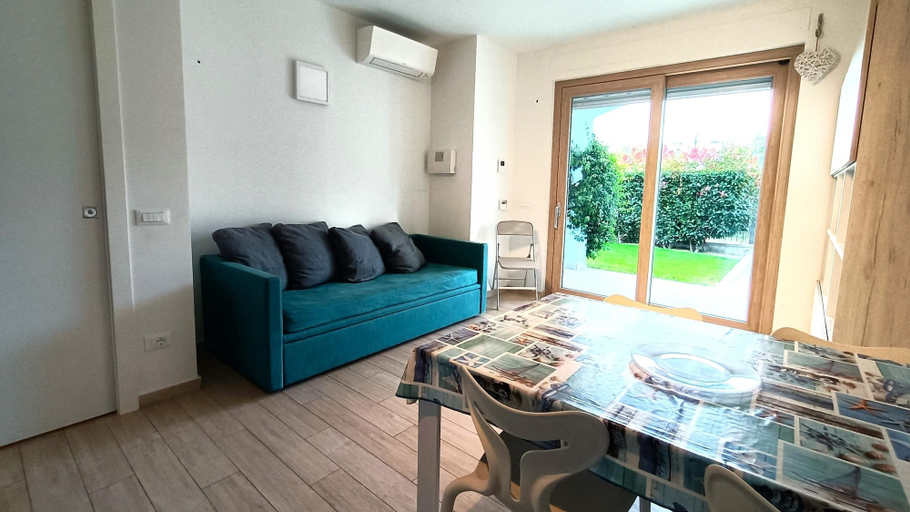 Others 5, Corte dei Castellari 32A, Savona