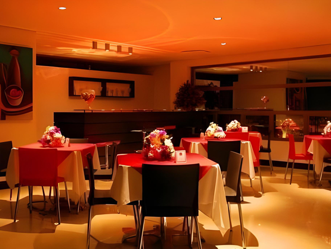 Food & Drinks 5, Hotel Merlott 70, Medellín