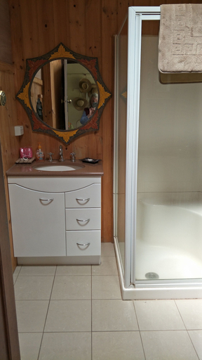 Bathroom 4, Kinross Metcalfe Farm, Mount Alexander Bal