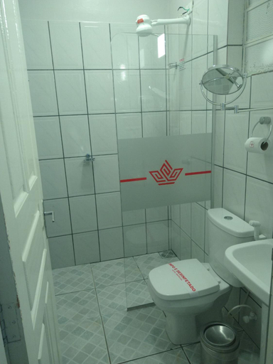Bathroom 5, Hotel American, Ariquemes