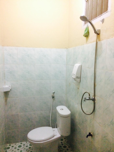 Bathroom 12