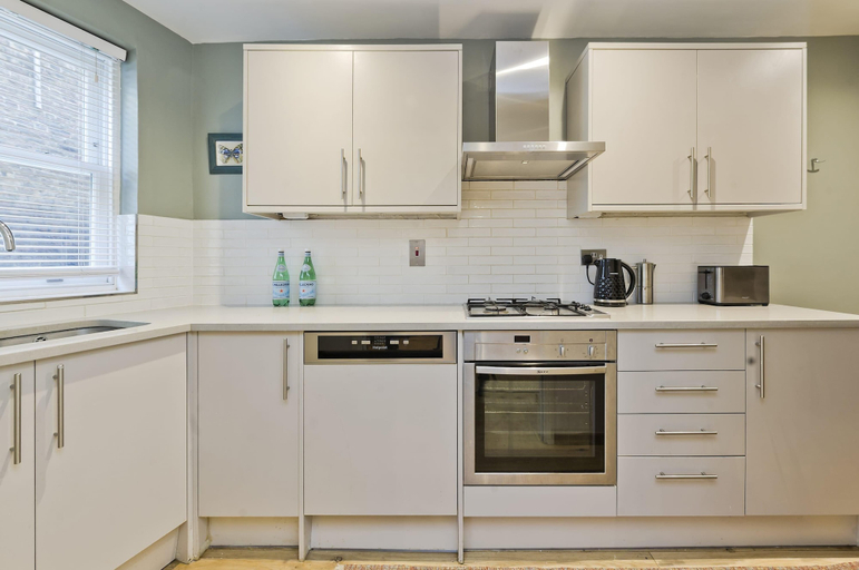Others 5, Sweet Marble Arch 2 Bedroom Mews House, London