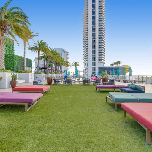 Room 3, High Floor With Stunning Views Amazing Pools, Broward