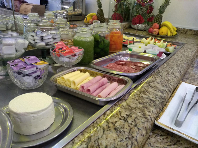 Food & Drinks 4, Trade Garden Hotel, Araras