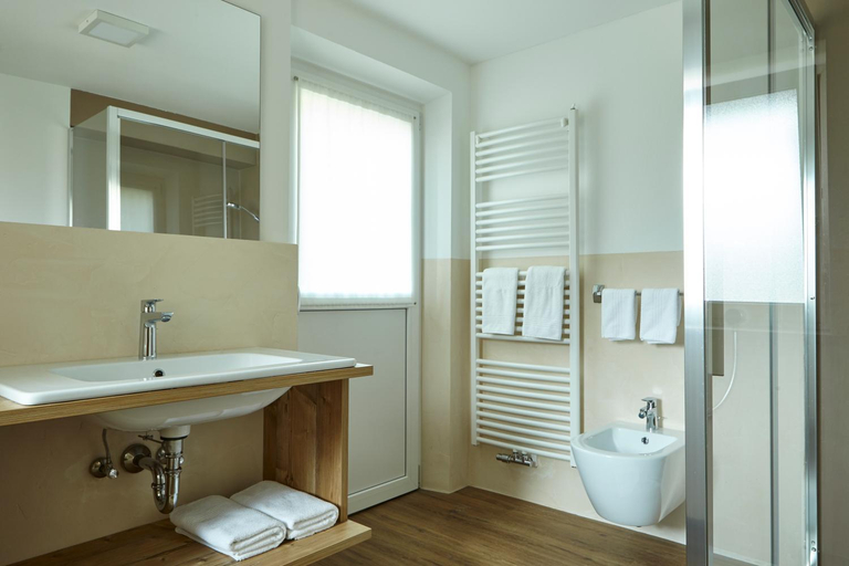 Bathroom 3, Charme Hotel Uridl, Bolzano