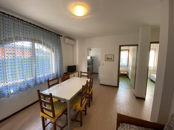 Room 3, Rose in Bibione With 3 Bedrooms and 1 Bathrooms, Venezia