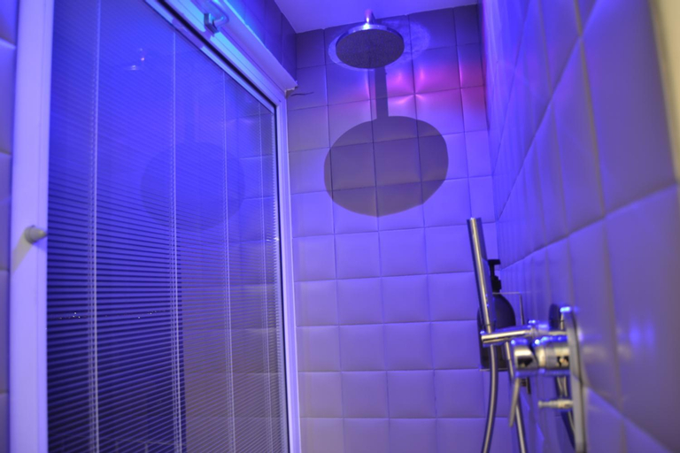 Bathroom 6