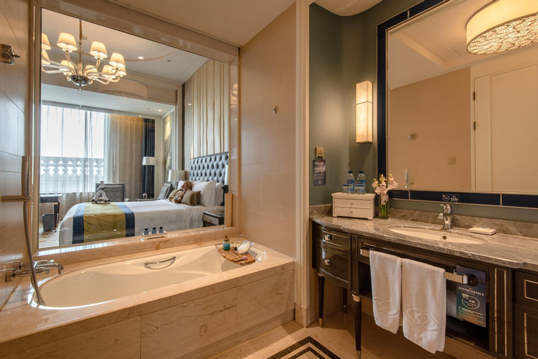 Bathroom 11