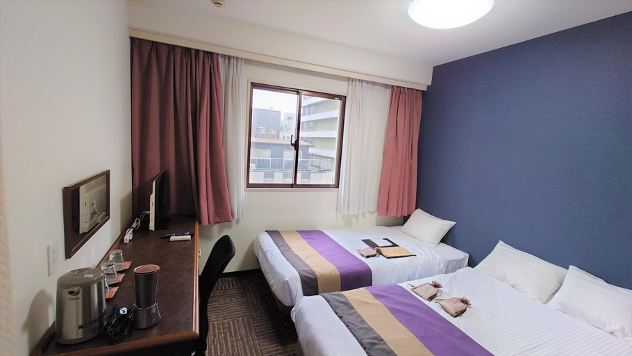 Bedroom 24