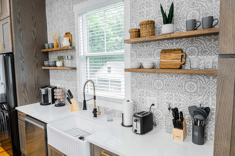 Private kitchen 4, Beautiful Home Located In Historic Norcross, Gwinnett
