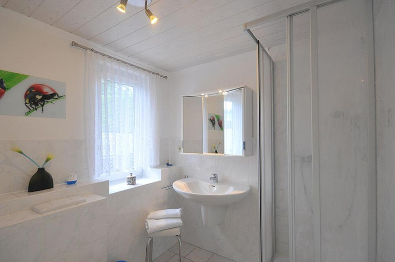 Bathroom, Ferienwohnung Adermann Moritzdorf, Vorpommern-Rügen