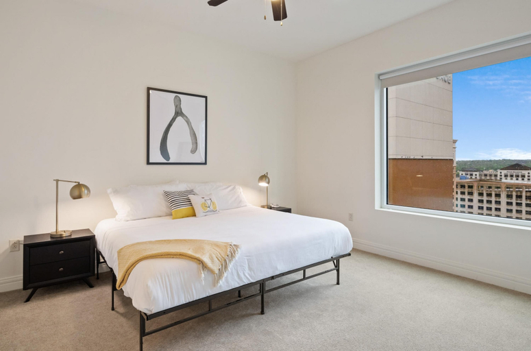 Room 2, Austin Stylish 1BD 1BA Apartment, Travis