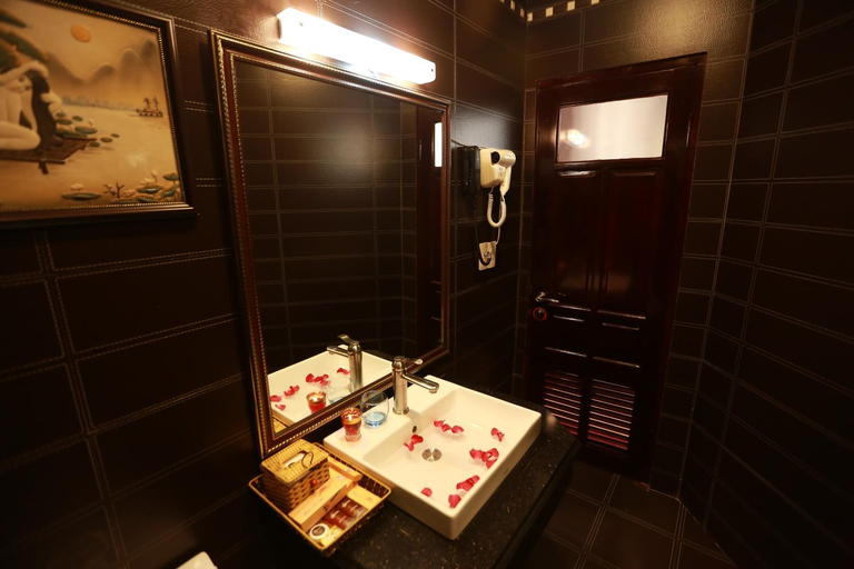 Bathroom 3, Kawasaki Hotel Cầu Giấy, Cầu Giấy