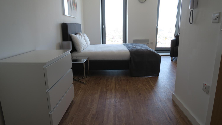 Bedroom 2, Quay Apartments, Manchester