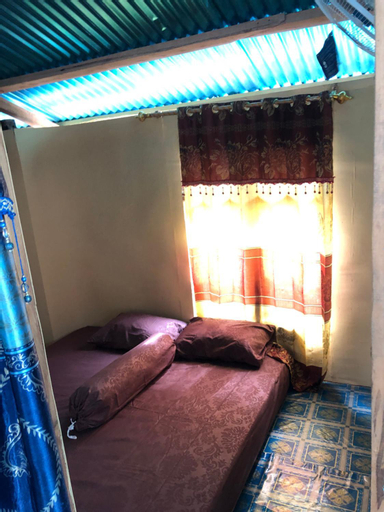 Bedroom 2, Dua Putri Komodo Homestay, West Manggarai