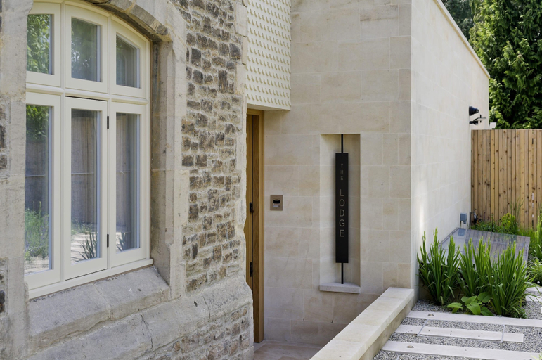 Exterior & Views 2, Stunning 5 bed Fulham Home w Indoor Pool Sauna and Private Garden, London