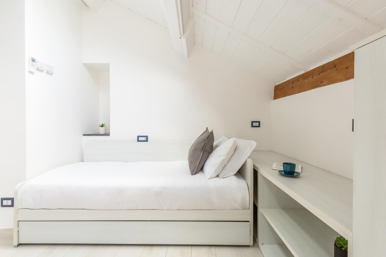 Room 5, Chiaia Elegant Apartment 1 by Wonderful Italy, Napoli