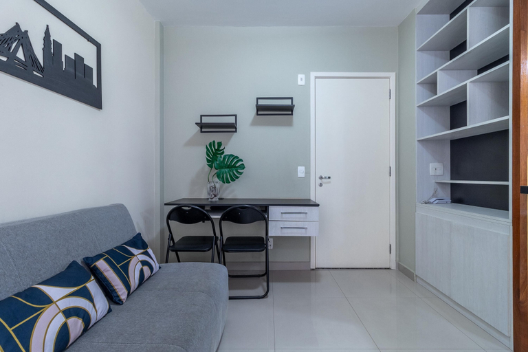 Room 2, Av0909 in S o Paulo, São Paulo