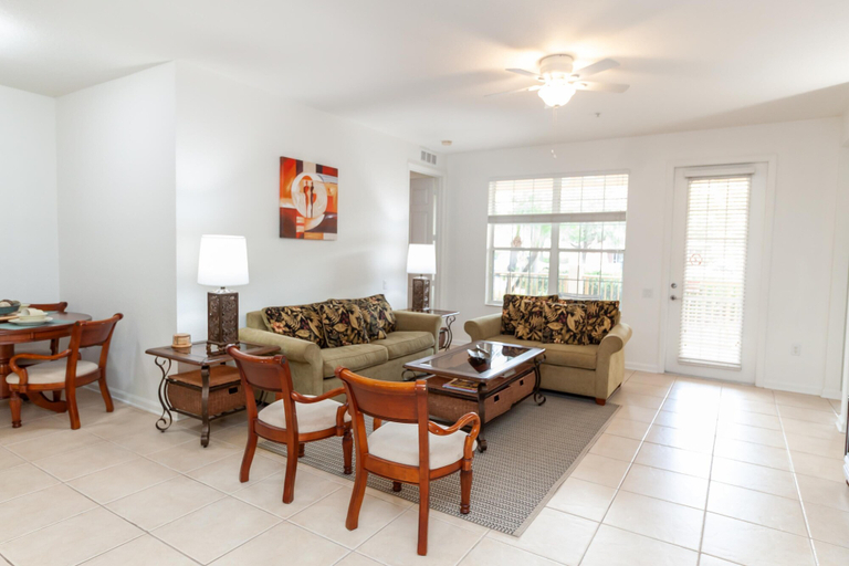 Room 4, 3 Bed 3 BA 5min Universal Spacious 1823ft, Orange