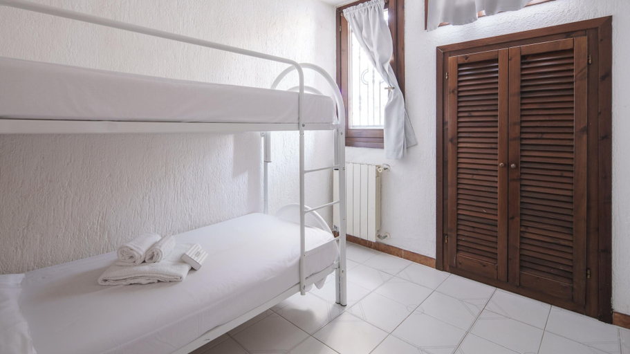 Bedroom 4, Acqua e Tramonto in Olbia, Olbia-Tempio